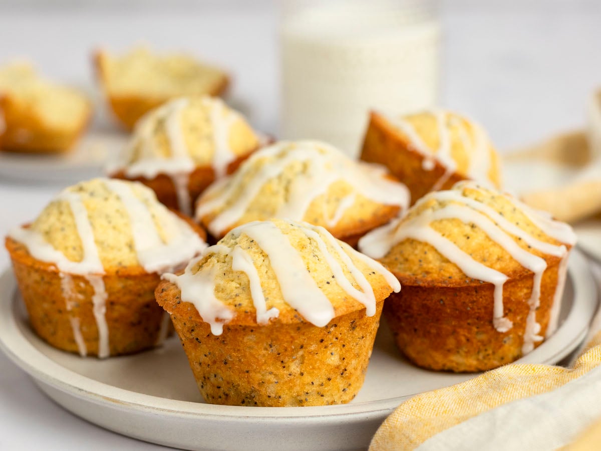 Bakery-Style Lemon Poppy Seed Muffins: Moist & Tangy Recipe